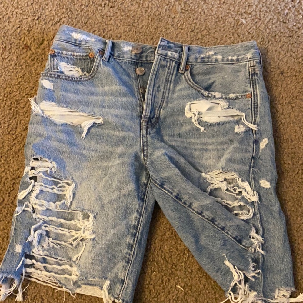 American Eagle 90s boyfriend shorts